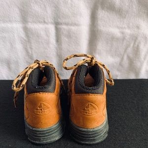Nike Shoes - Nike hiking boots for boys construction style Nike Shoes - Nike hiking boots for boys construction style